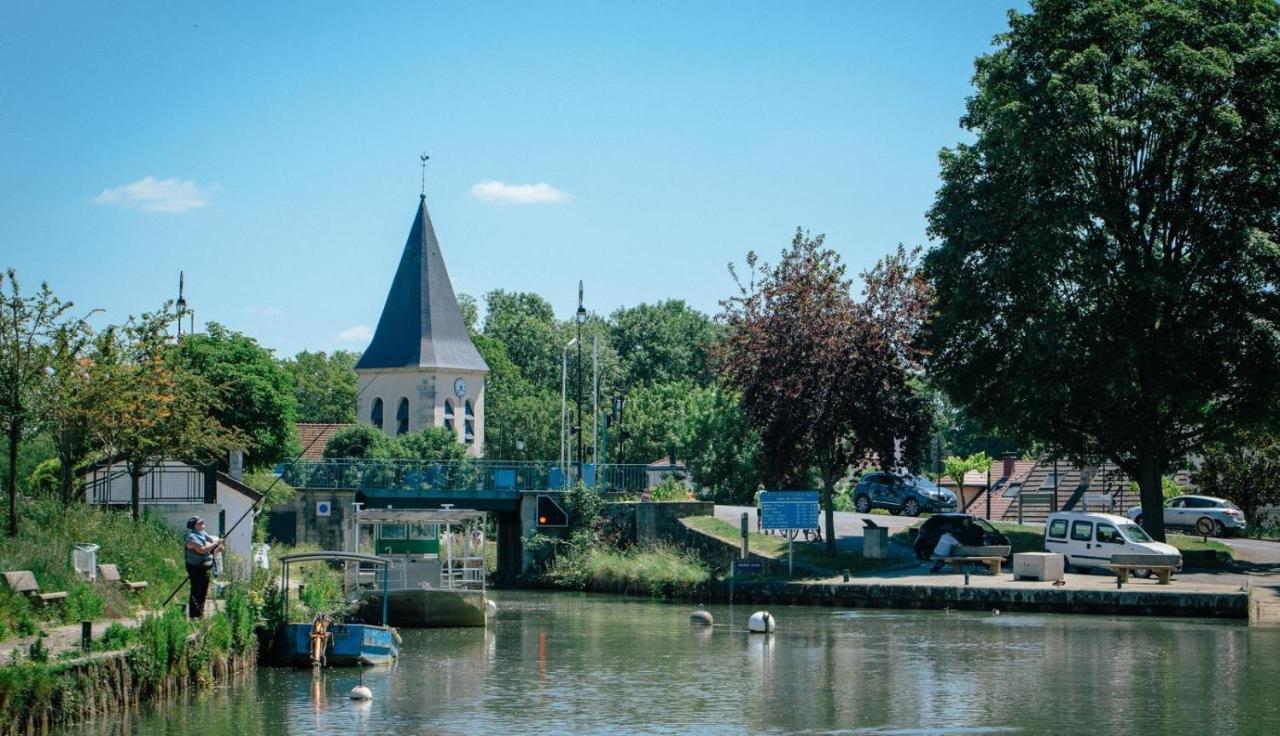 Studio Parking Gratuit Sur Place Claye Souilly Экстерьер фото